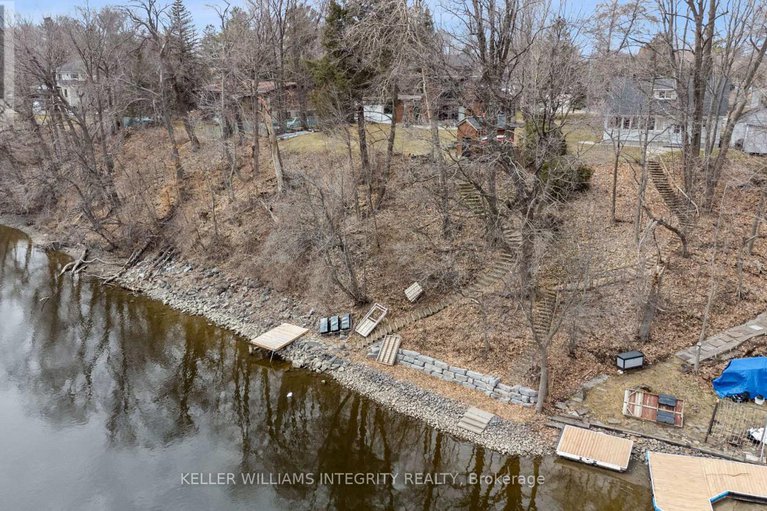 28247815/2061-prince-of-wales-drive-s/rideau-heightsrideau-river/ottawa/ontario/K2E7A4_6