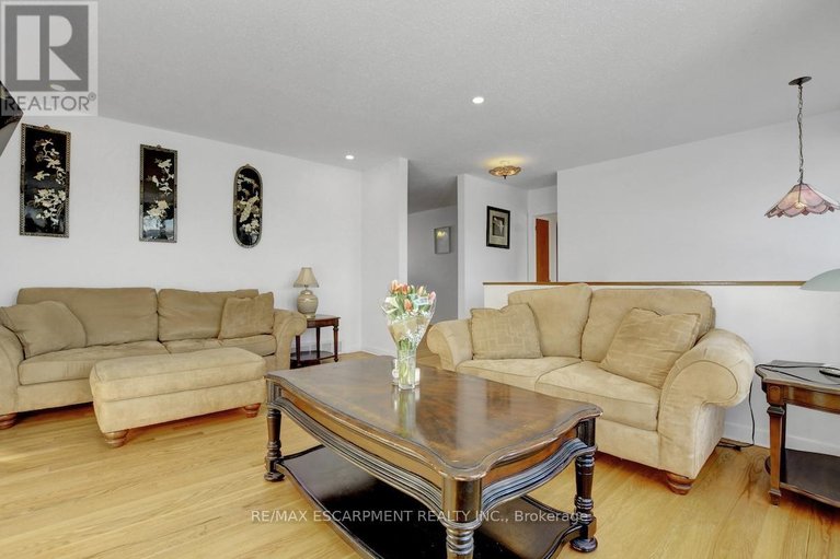 29633937/31-bellfield-street/bayshore/ottawa/ontario/K2B6K7_9