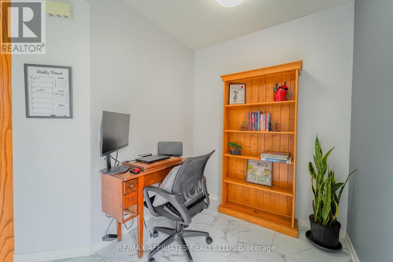 28288908/318-crownridge-drive-n/emerald-meadowstrailwest/ottawa/ontario/K2M3A5_12
