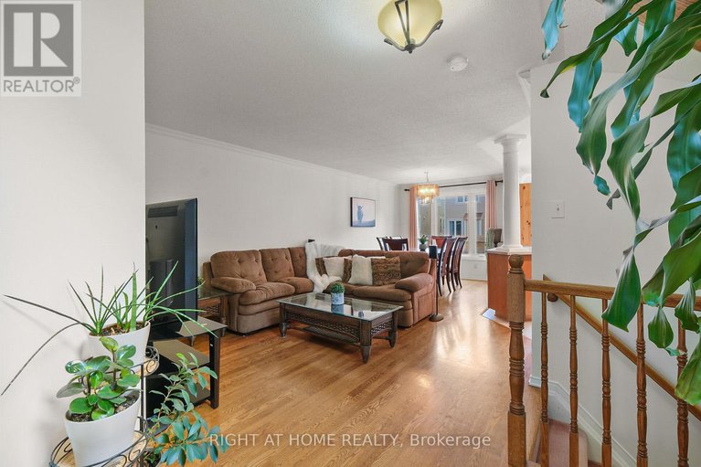 28515655/77-flowertree-crescent/emerald-meadowstrailwest/ottawa/ontario/K2M2R7_7