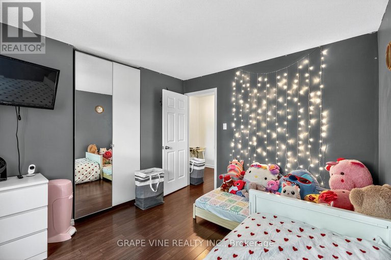 29077568/25-pacer-place/bridlewood/ottawa/ontario/K2M1B1_29