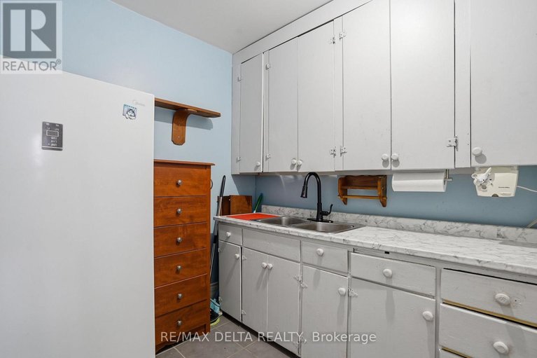 29479728/132-high-street/vankleek-hill/champlain/ontario/K0B1R0_23