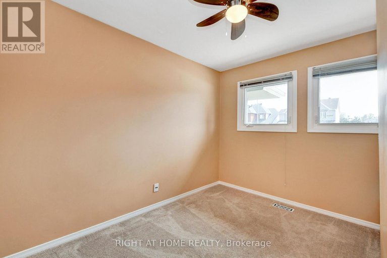 29411568/1215-klondike-road-s/morgans-grantsouth-march/ottawa/ontario/K2W1E1_8