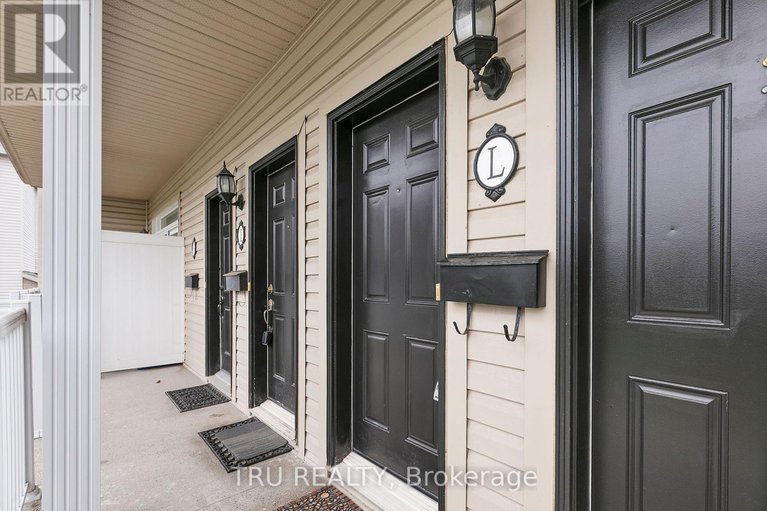 28382160/107l-artesa-private/emerald-meadowstrailwest/ottawa/ontario/K2S0J8_4