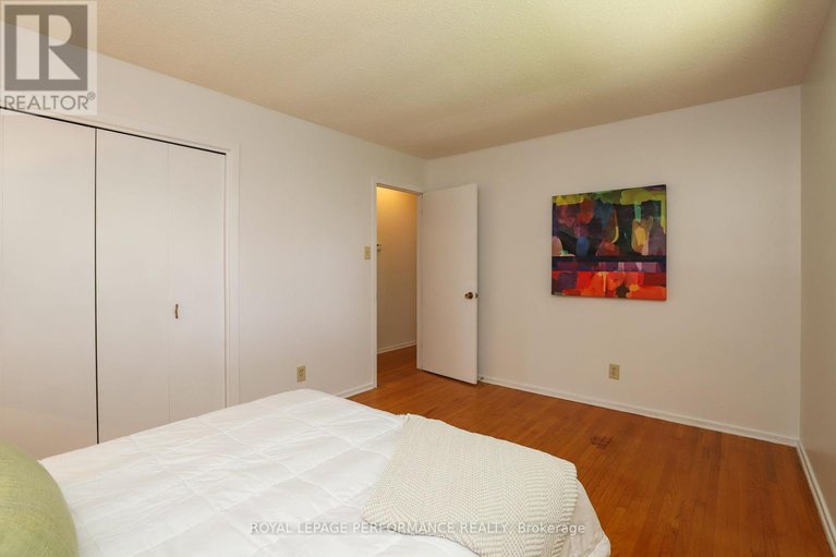 28611578/45-keewatin-crescent/borden-farmstewart-farmcarleton-heightsparkwood-hills/ottawa/ontario/K2E5S2_20