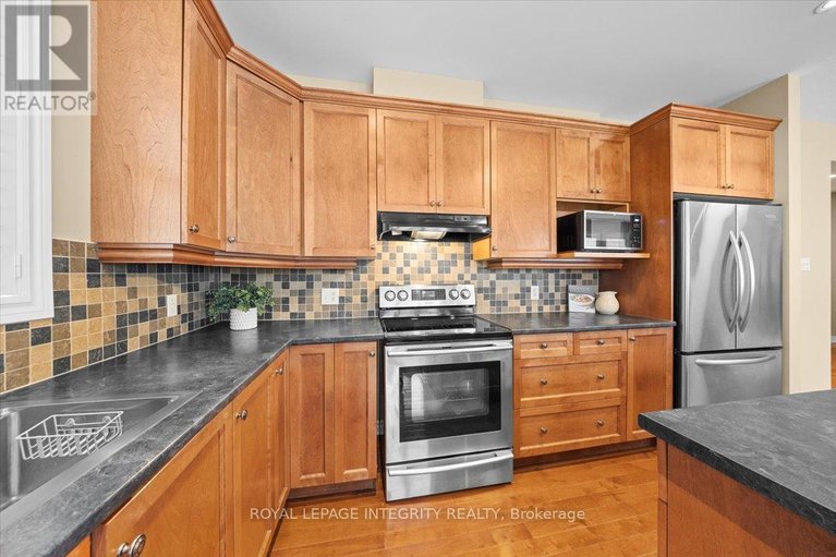 29609929/638-rosehill-avenue/stittsville-north/ottawa/ontario/K2S0K2_19