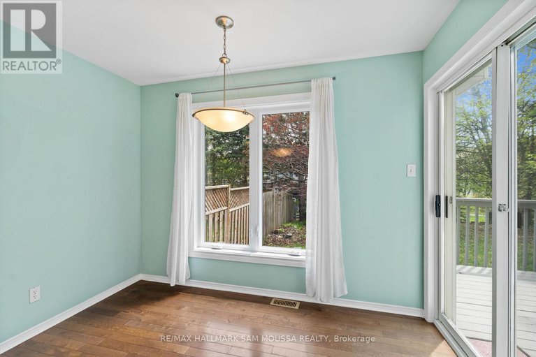 28323981/11-highmont-court/kanata-lakesheritage-hills/ottawa/ontario/K2T1B3_14