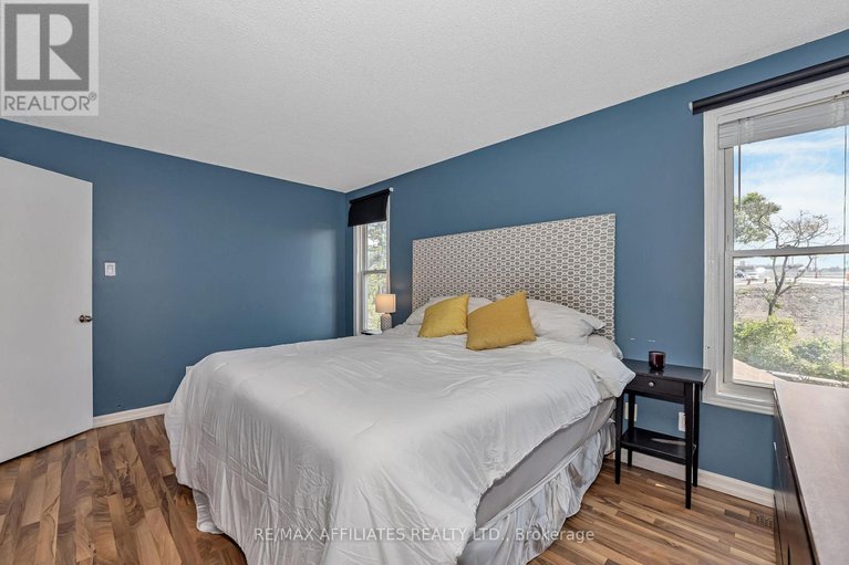 28429396/1138-ste-agathe-park/convent-glen-north/ottawa/ontario/K1C2B5_19
