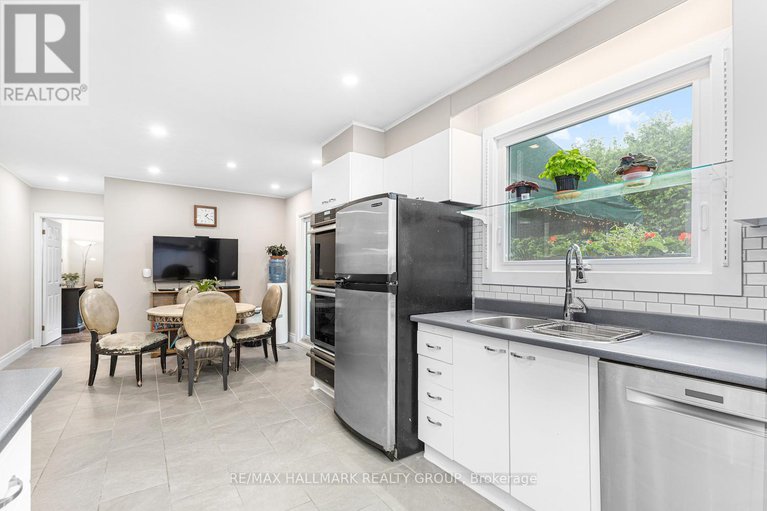 28574770/2435-georgina-drive/whitehaven/ottawa/ontario/K2B7N1_12