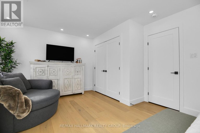 29464753/2167-rice-avenue/woodroffe/ottawa/ontario/K2A0C5_27