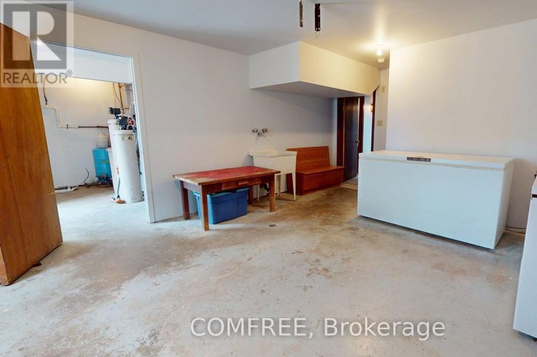 29498593/4437-county-road-12/south-stormont-osnabruck-twp/south-stormont/ontario/K0C1R0_21