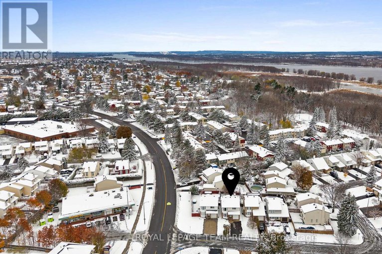 29111862/828-kingfisher-crescent/chatelaine-village/ottawa/ontario/K1E2L4_48