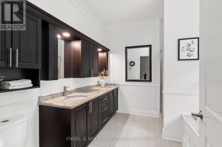 28819198/7510-village-centre-place/osgoode-twp-north-of-reg-rd-6/ottawa/ontario/K4P0C8_20