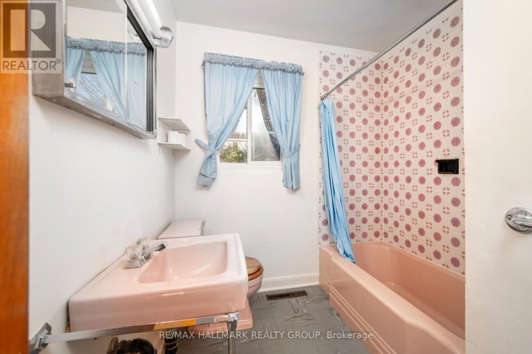 28479703/495-wentworth-avenue/woodroffe/ottawa/ontario/K2B5J9_20