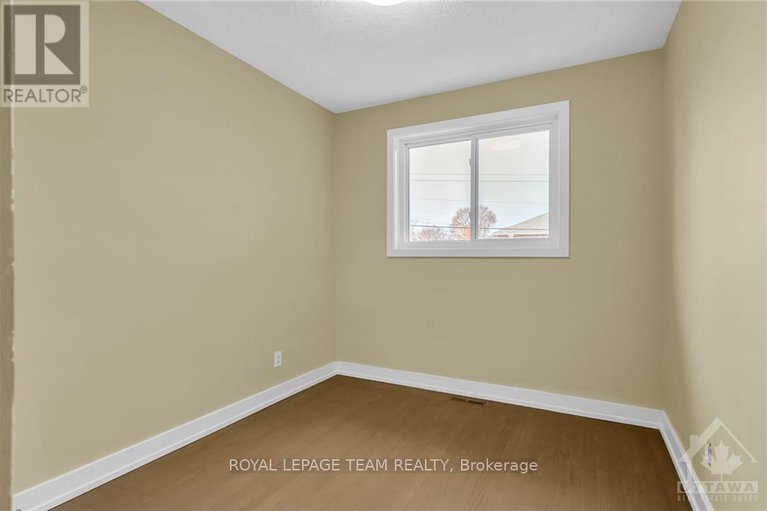 27664923/2196-lenester-avenue/mckellar-heights/ottawa/ontario/K2A1L5_18