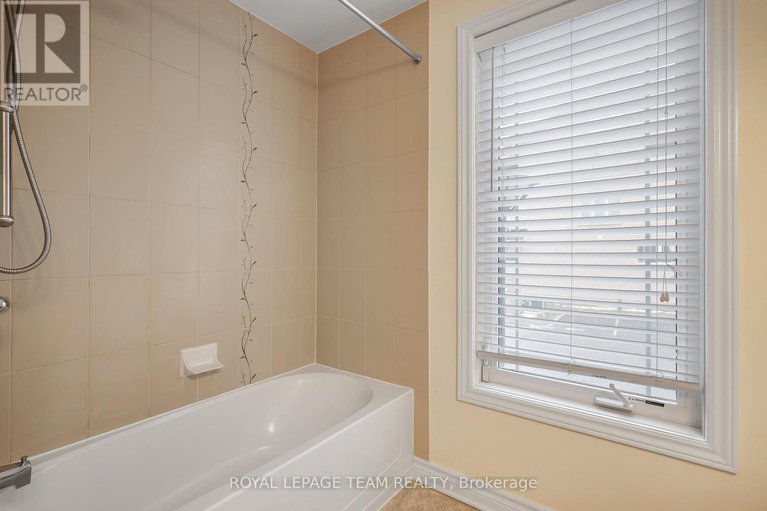 28786513/4-385-paseo-private/centrepointe/ottawa/ontario/K2G4N7_23