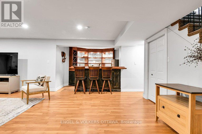 28654576/102-delaney-drive/huntley-ward-south-west/ottawa/ontario/K0A1L0_22