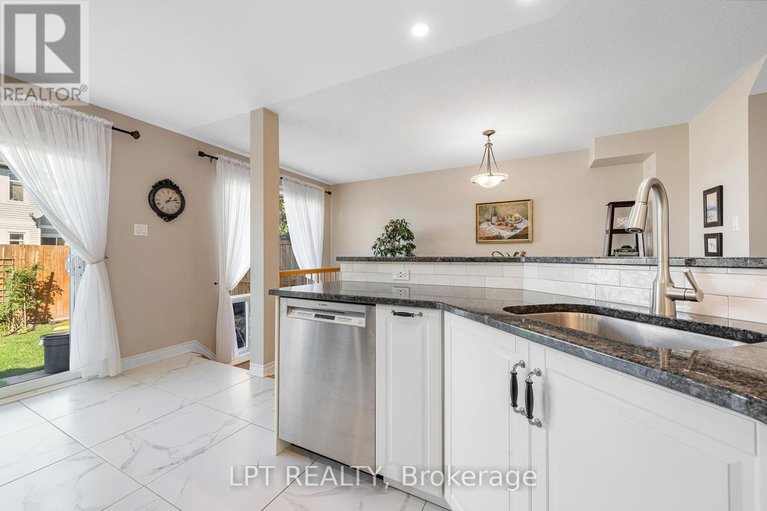 28989666/16-calaveras-avenue/longfields/ottawa/ontario/K2J4Z8_17