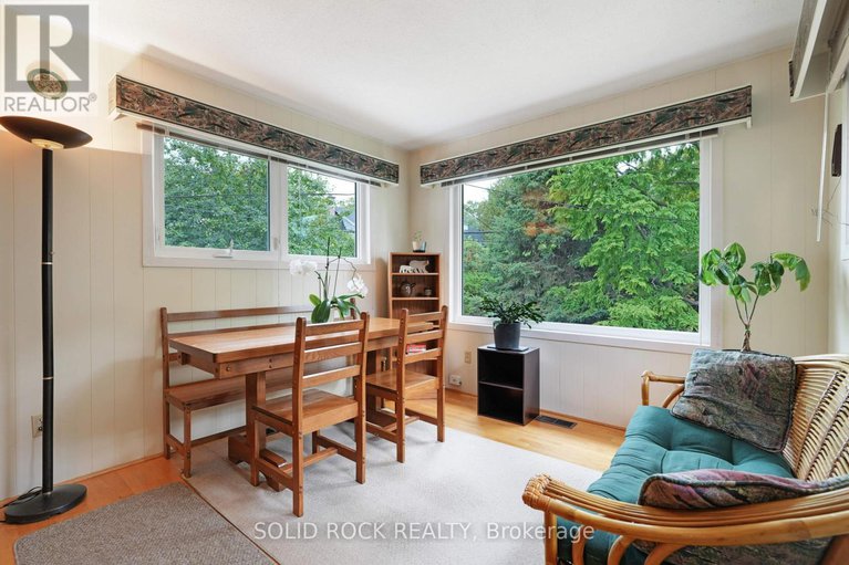 28902933/1034-riddell-avenue-s/braemar-park/ottawa/ontario/K2C2J7_8
