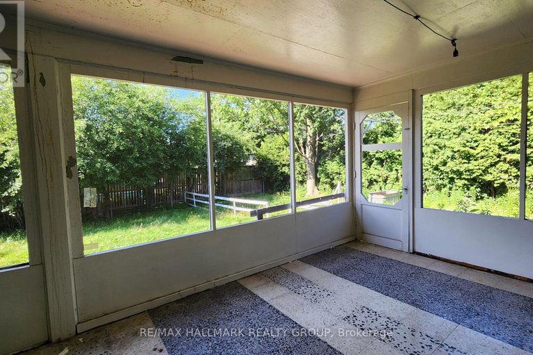 28090289/447-roger-road/alta-vistafaircrest-heights/ottawa/ontario/K1H5B7_34