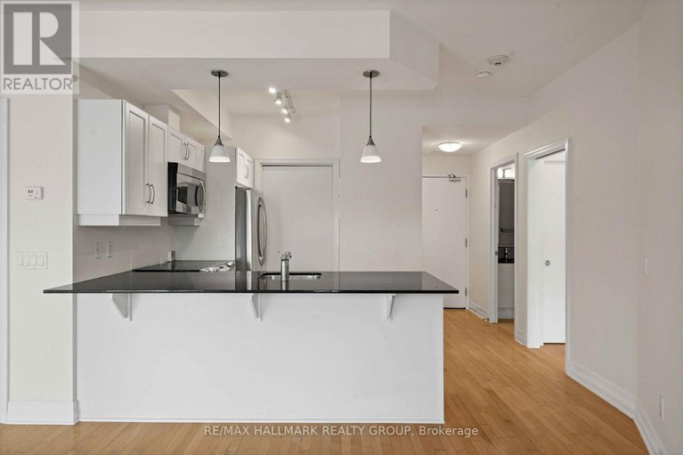 29173937/302-75-cleary-avenue/woodroffe/ottawa/ontario/K2A1R8_8