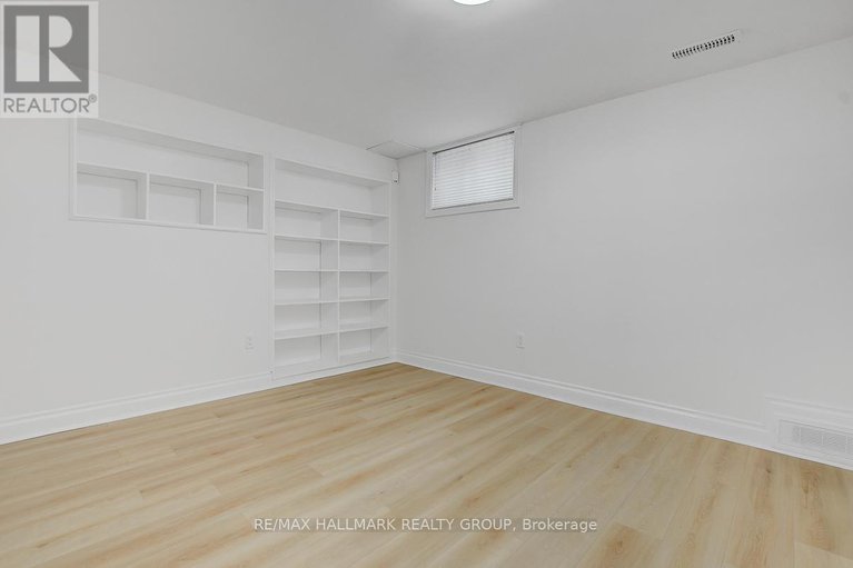 29145241/13-dunham-street/cardinal-heights/ottawa/ontario/K1J7L5_27