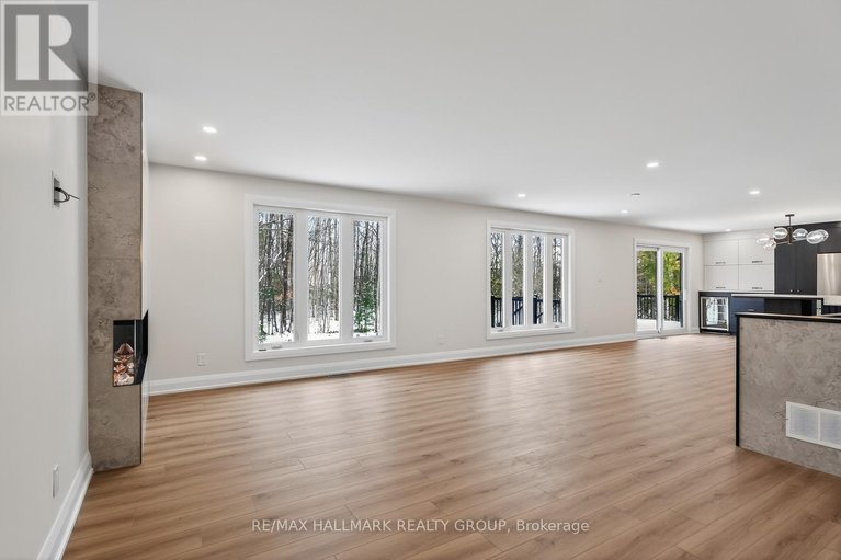 29543009/1625-royal-orchard-drive/cumberland-estates/ottawa/ontario/K4C1A9_9