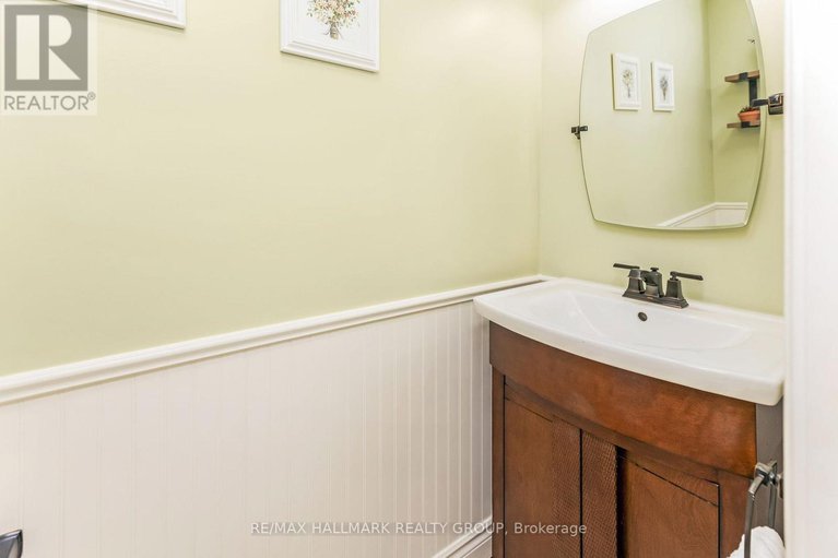 29403052/328-mceachern-crescent/bilberry-creekqueenswood-heights/ottawa/ontario/K1E3K3_15