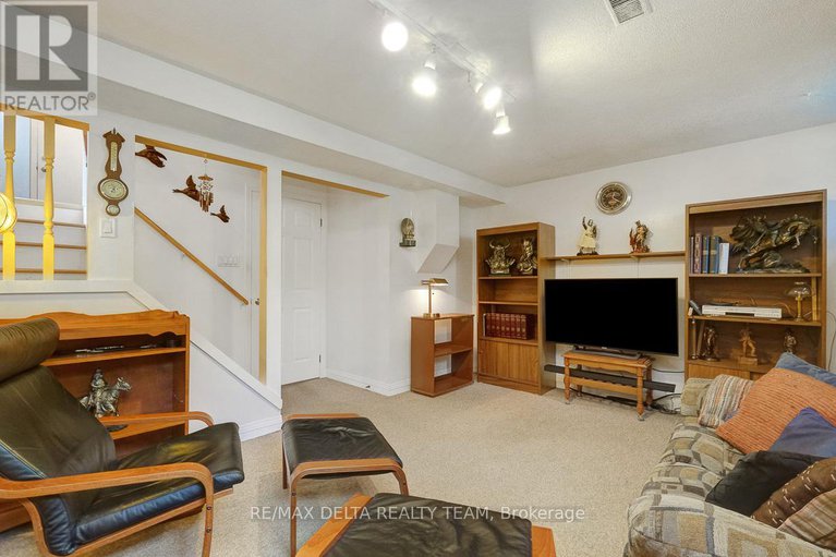 28636834/6383-st-louis-drive/hiawatha-parkconvent-glen/ottawa/ontario/K1C2X9_36