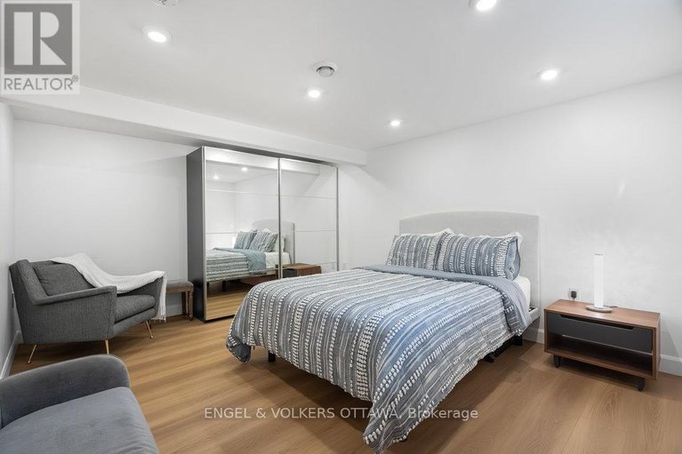 28298907/953-fairlawn-avenue/mckellar-heightsglabar-park/ottawa/ontario/K2A3S7_44