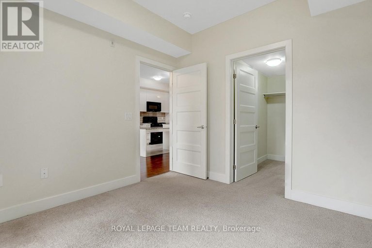29471841/201-2785-baseline-road/redwood-park/ottawa/ontario/K2H0B7_26