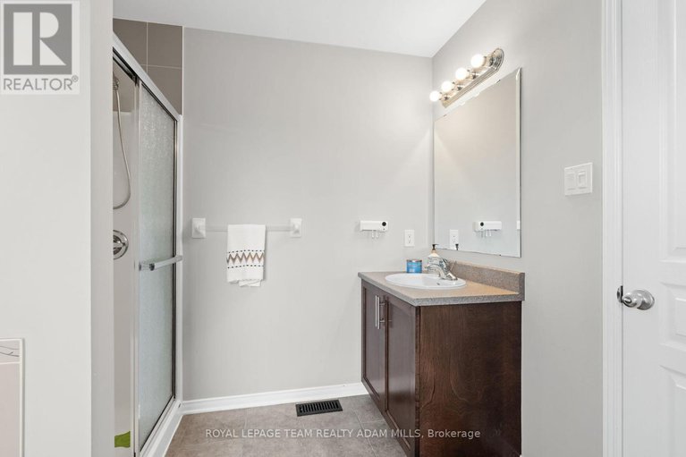 28591916/1543-carronbridge-circle/emerald-meadowstrailwest/ottawa/ontario/K2M0G8_28