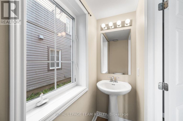 28491802/116-pennant-avenue-e/half-moon-bay/ottawa/ontario/K2J5W6_5