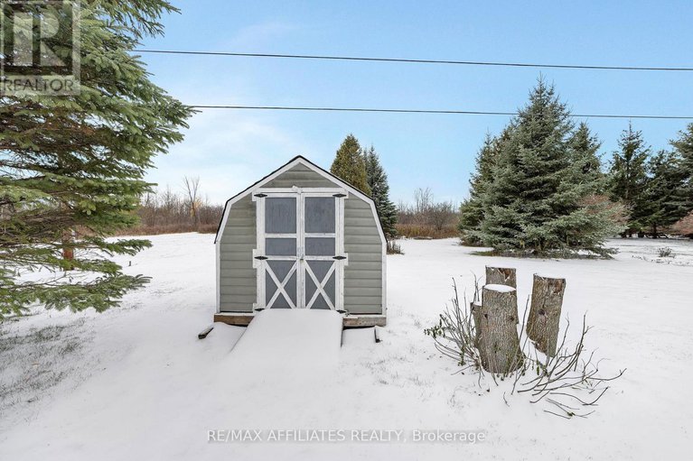 29099870/11-grove-street/iroquois/south-dundas/ontario/K0E1K0_38