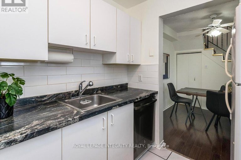 29466721/54-1316-greenbank-road/redwood-park/ottawa/ontario/K2H8X6_16