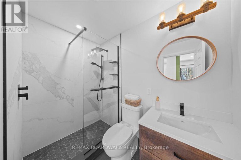 29209596/7-gagnon-court/beaverbrook/ottawa/ontario/K2K1A7_22