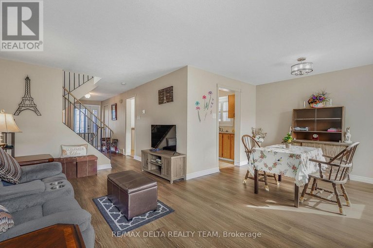 29677922/6043-valley-field-crescent/chapel-hill/ottawa/ontario/K1C5P2_9