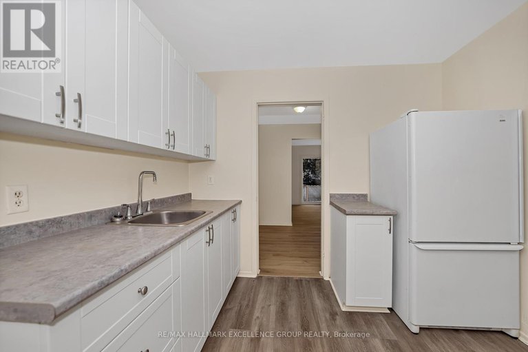 29167198/15-1968-fairglen-mews/blackburn-hamlet-south/ottawa/ontario/K1B5A5_17