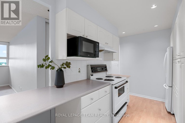 28564131/ph9-555-brittany-drive/viscount-alexander-park/ottawa/ontario/K1K4C5_13