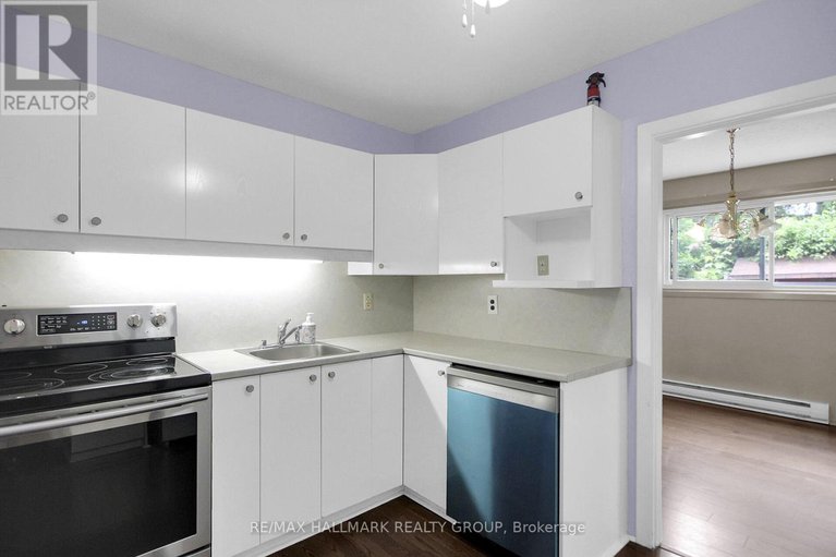 28471405/41-grady-crescent/sheahan-estatestrend-village/ottawa/ontario/K2H5S2_16