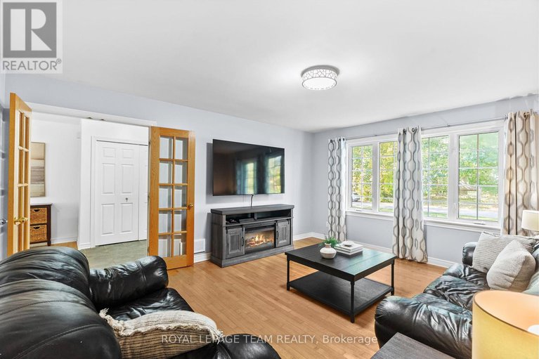 28943379/3309-wild-cherry-drive/osgoode/ottawa/ontario/K0A2W0_14