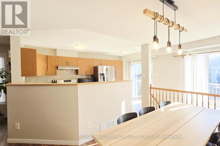 29047464/992-klondike-road/morgans-grantsouth-march/ottawa/ontario/K2K0C3_11