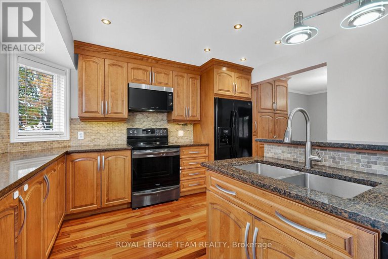 29147465/1475-york-mills-drive/fallingbrookridgemount/ottawa/ontario/K4A2N5_16