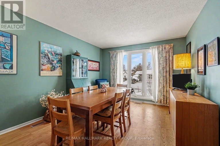 29278557/1044-adley-road/carson-grove/ottawa/ontario/K1J8B9_11