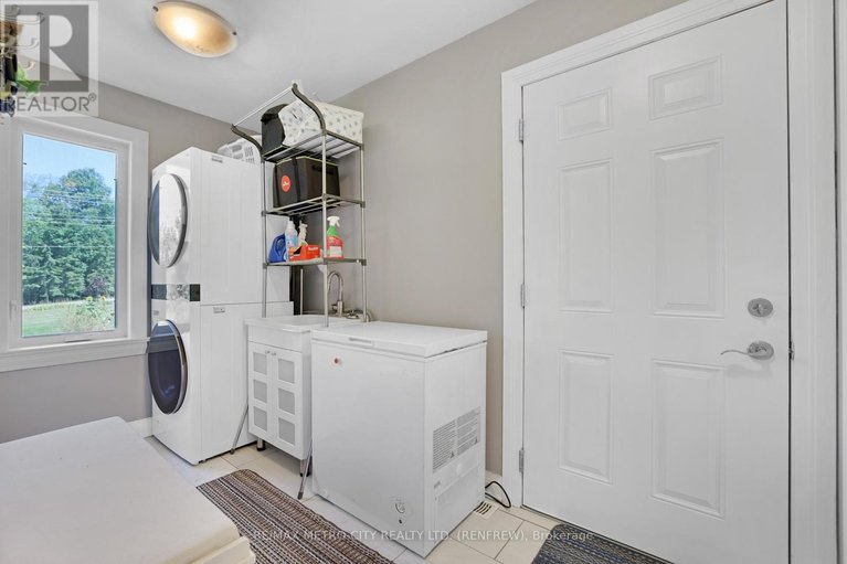 29606362/2457-burnstown-road/mcnabbraeside-twps/mcnabbraeside/ontario/K7V3Z4_35