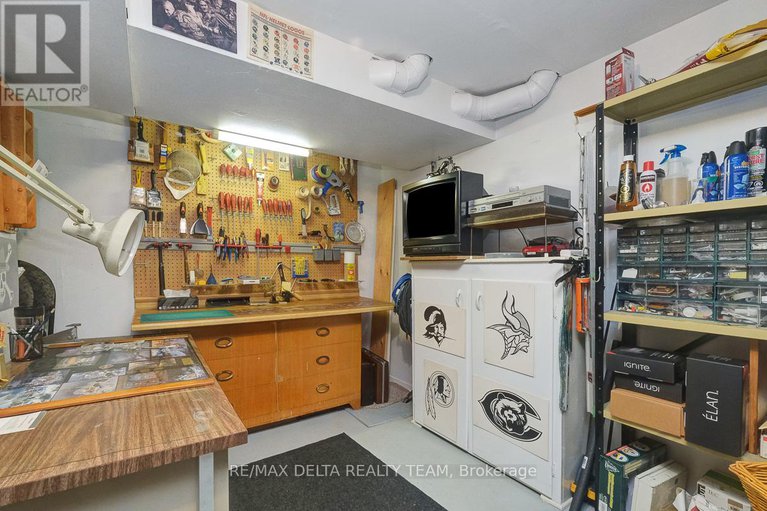 28636834/6383-st-louis-drive/hiawatha-parkconvent-glen/ottawa/ontario/K1C2X9_39