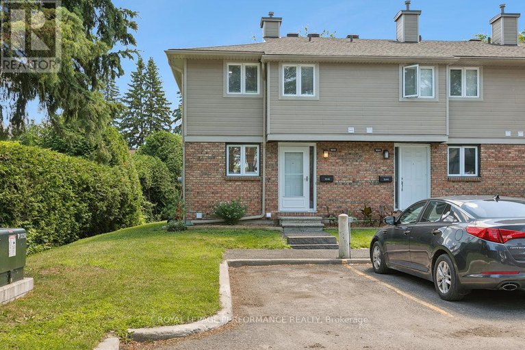 28575649/75-1646-du-sommet-place/chateauneuf/ottawa/ontario/K1C4Y9_1