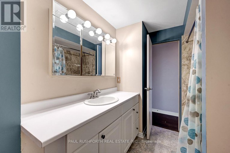 29431778/518-20-chesterton-drive/borden-farmstewart-farmcarleton-heightsparkwood-hills/ottawa/ontario/K2E6Z7_27