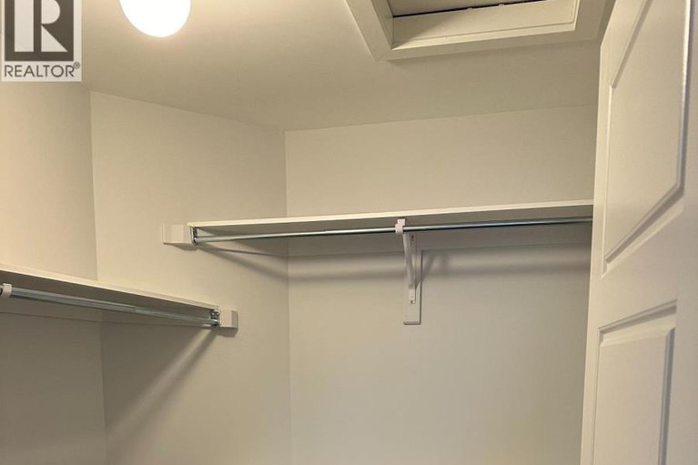 29123642/724-rouncey-road/emerald-meadowstrailwest/ottawa/ontario/K2S1B6_6