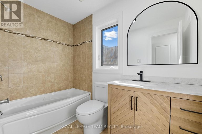 29259375/1512-clementine-boulevard/billings-bridge/ottawa/ontario/K1H8E9_29